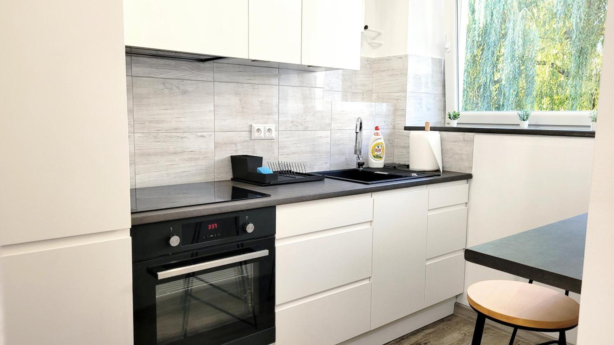 Great Life - Apartment Next To Metro Station Varsovia Exterior foto